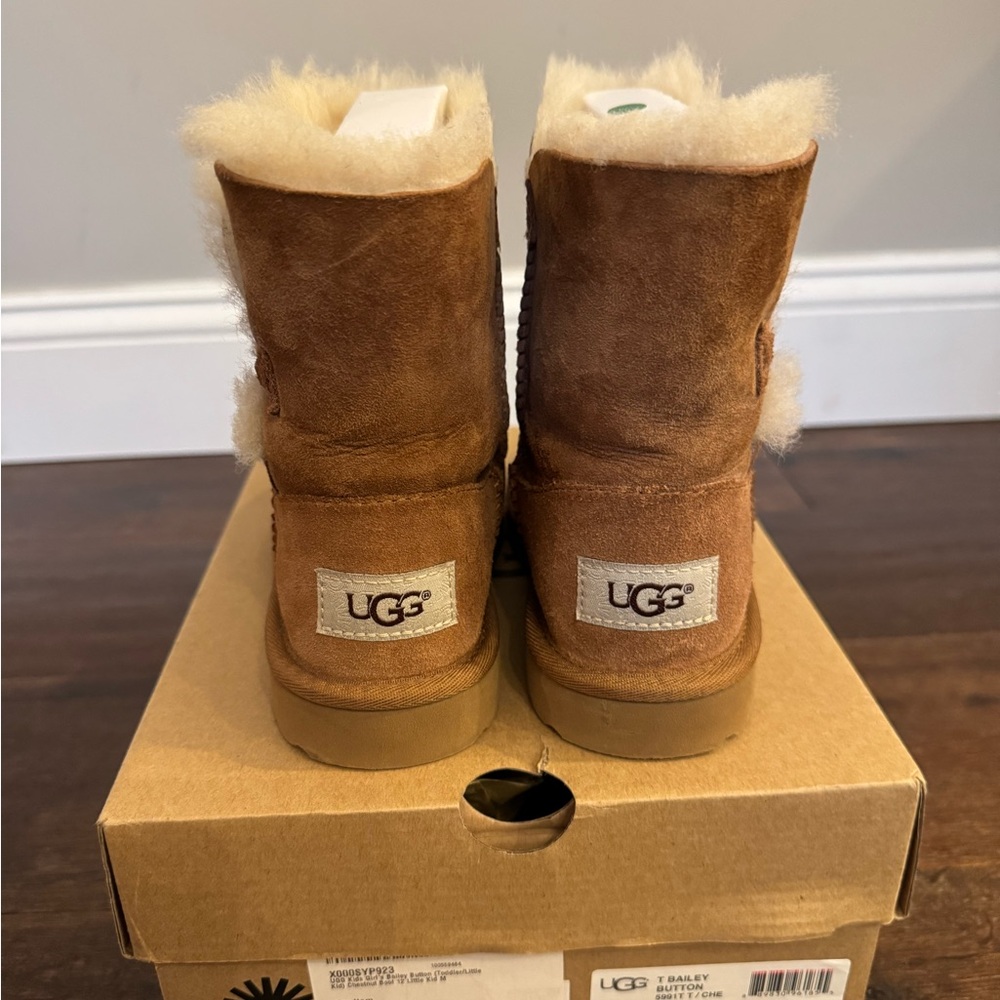 UGG Kids Boots in Brown and Cream - Picture 2 of 9